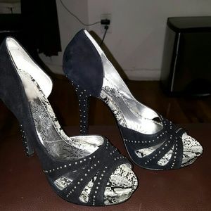 High heels shoes